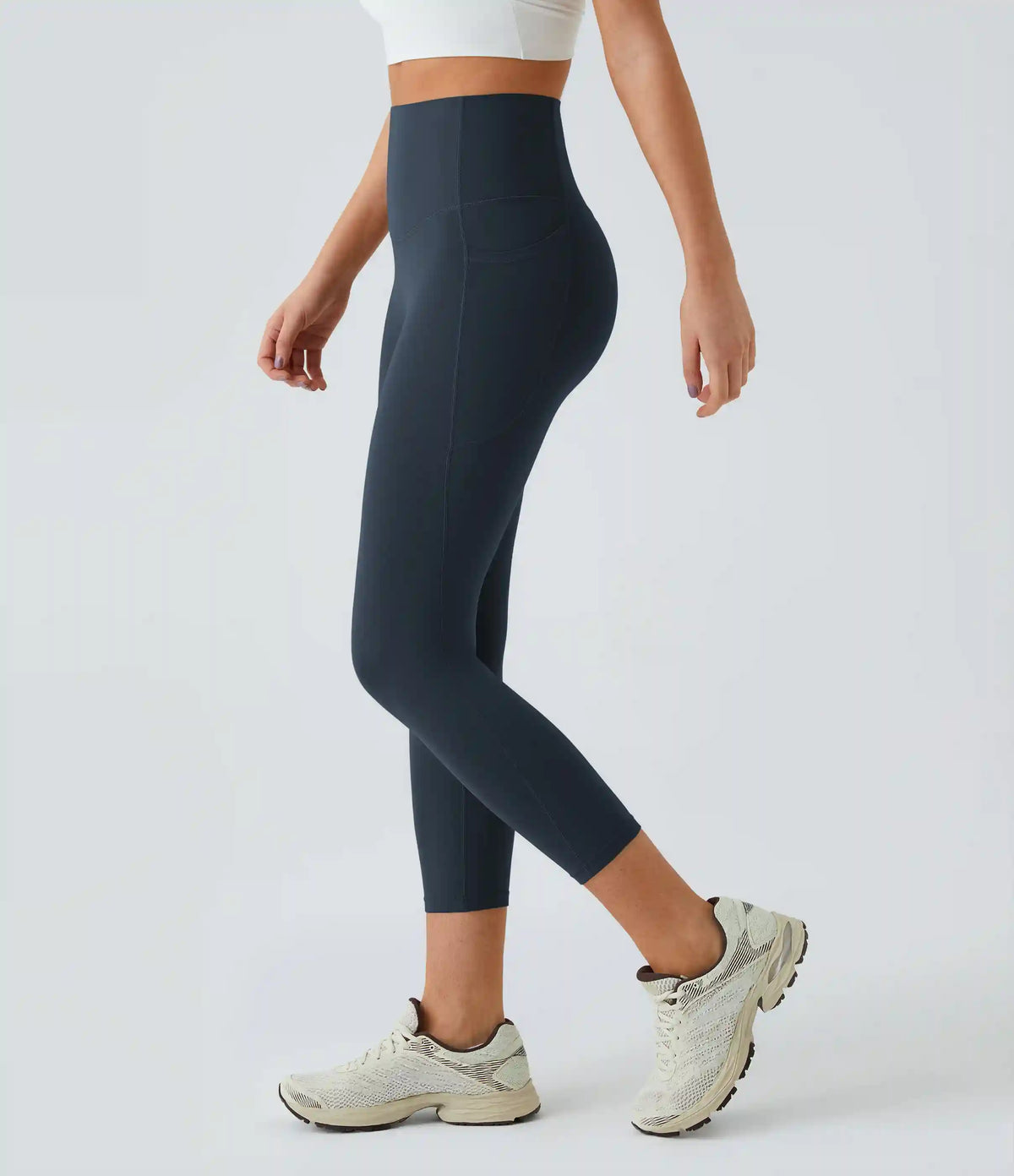 Halara UltraSculpt™ High Waisted Tummy Control Pocket Shaping Training Capri Leggings