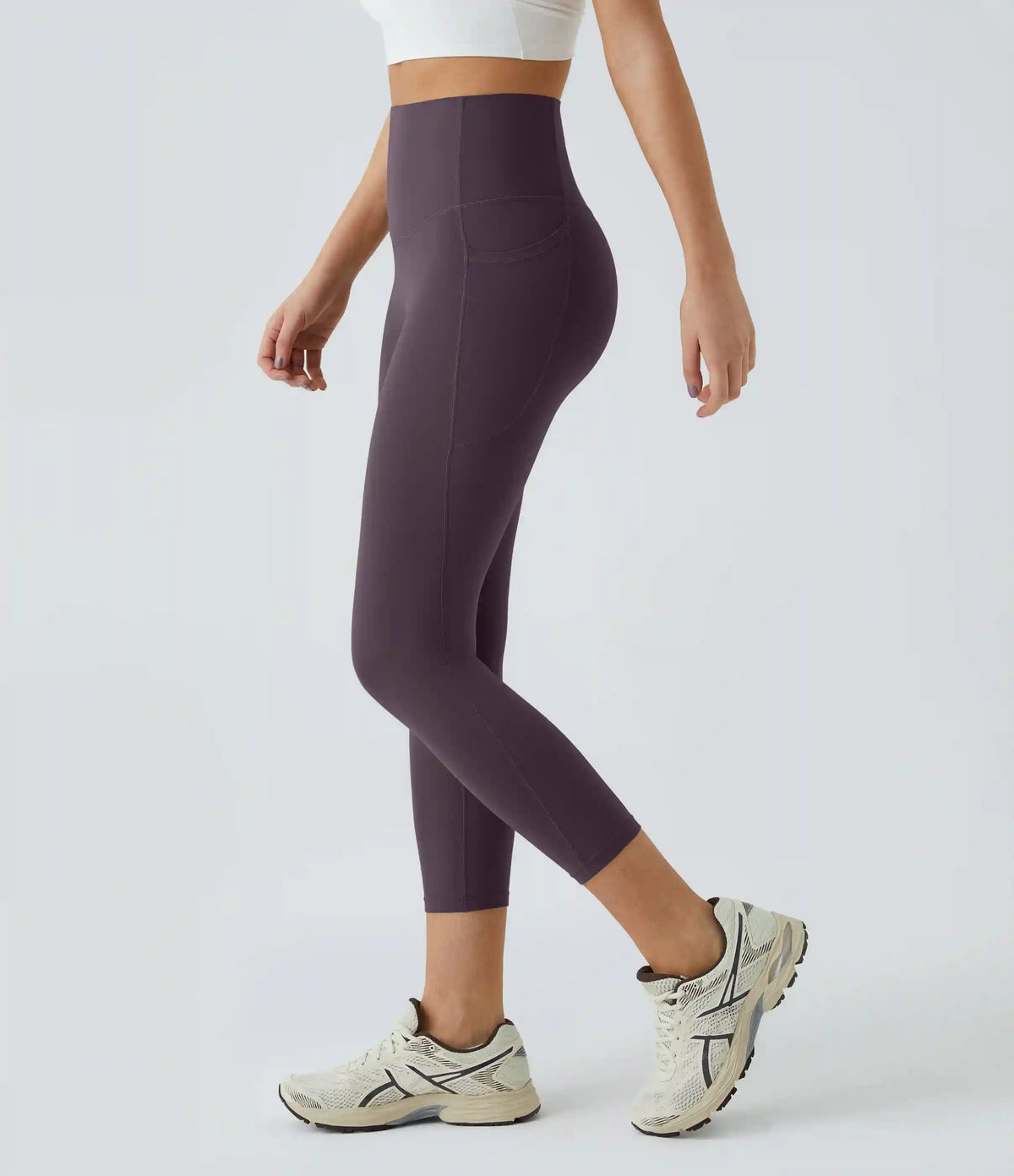 Halara UltraSculpt™ High Waisted Tummy Control Pocket Shaping Training Capri Leggings
