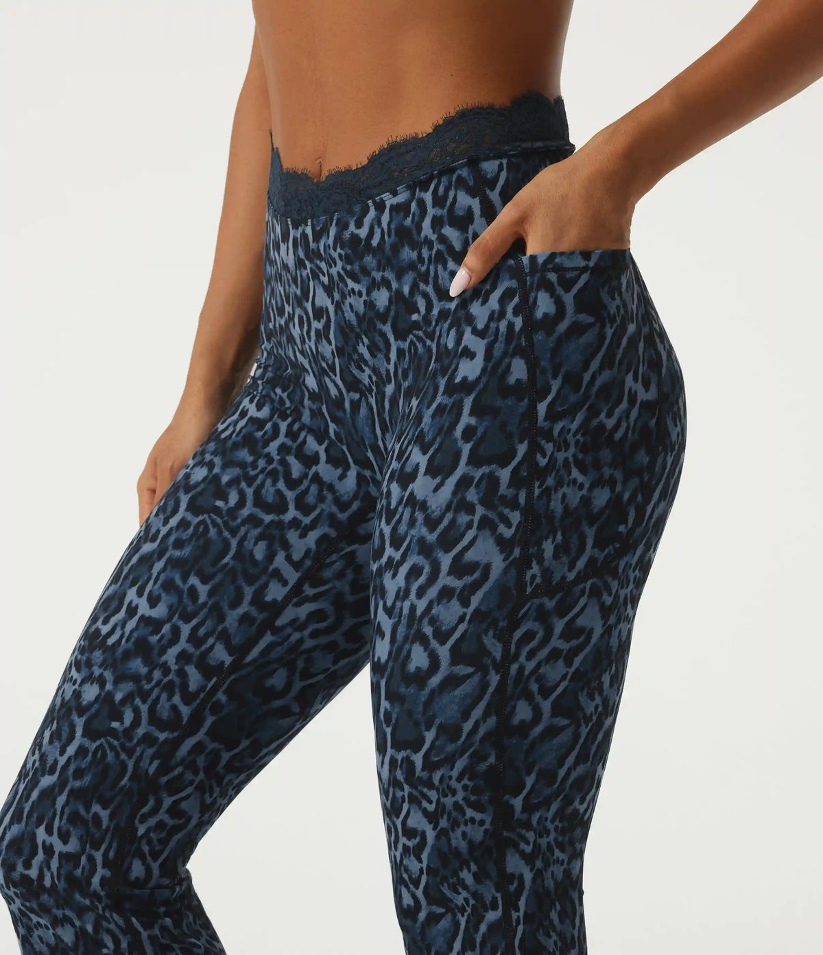 Halara UltraSculpt™ Leopard Print V-Shaped High Waisted Contrast Lace Yoga Flare Leggings with Pockets