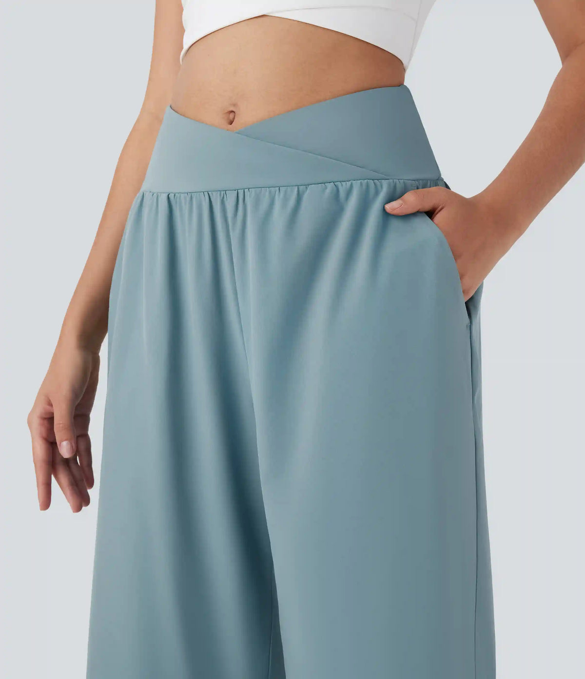 Breezeful™ High Waisted Crossover Pocket Quick Dry Capri Pants