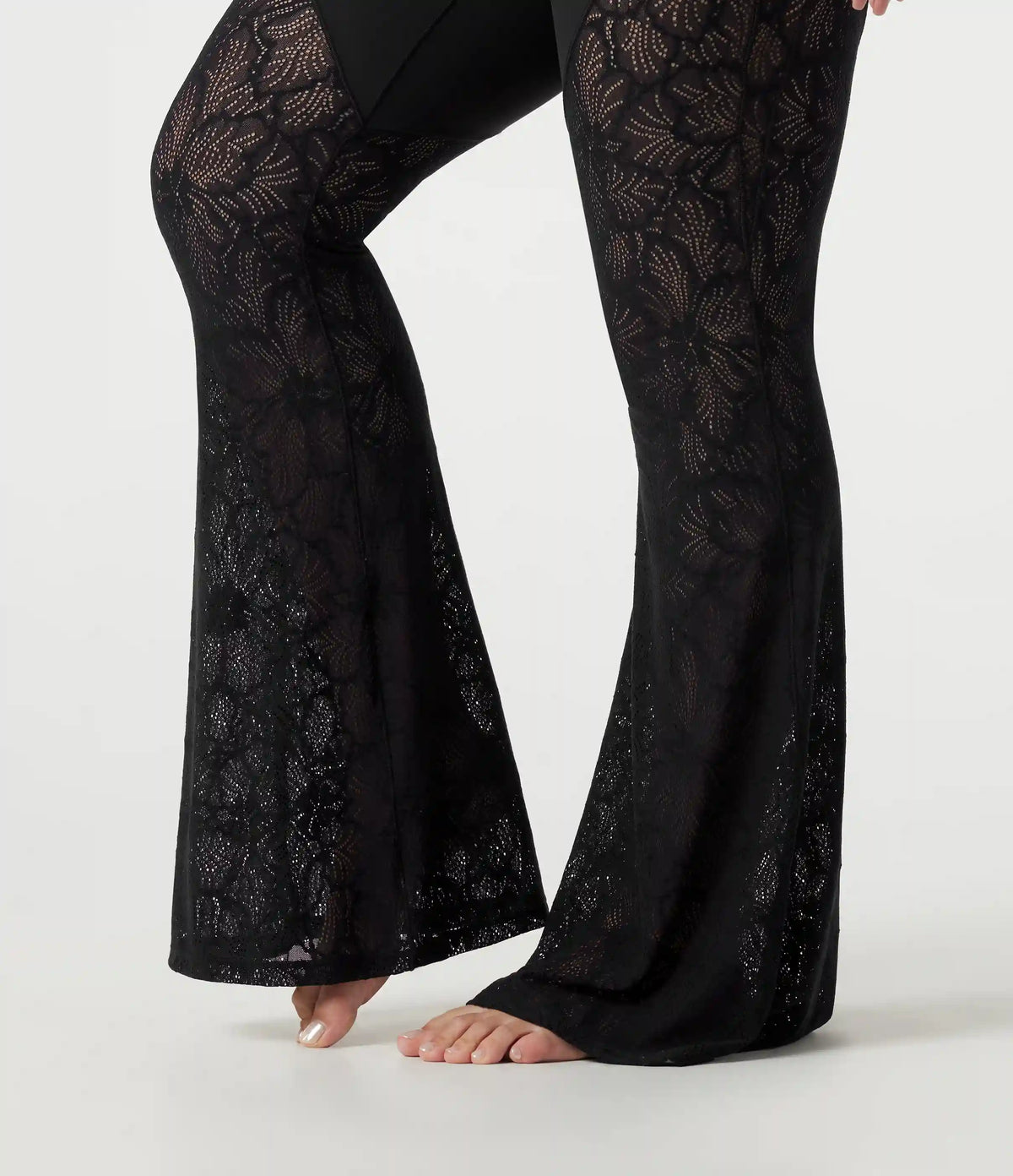 Halara UltraSculpt™ Plus Size High Waisted Tummy Control Contrast Lace Yoga Flare Leggings with Pocket