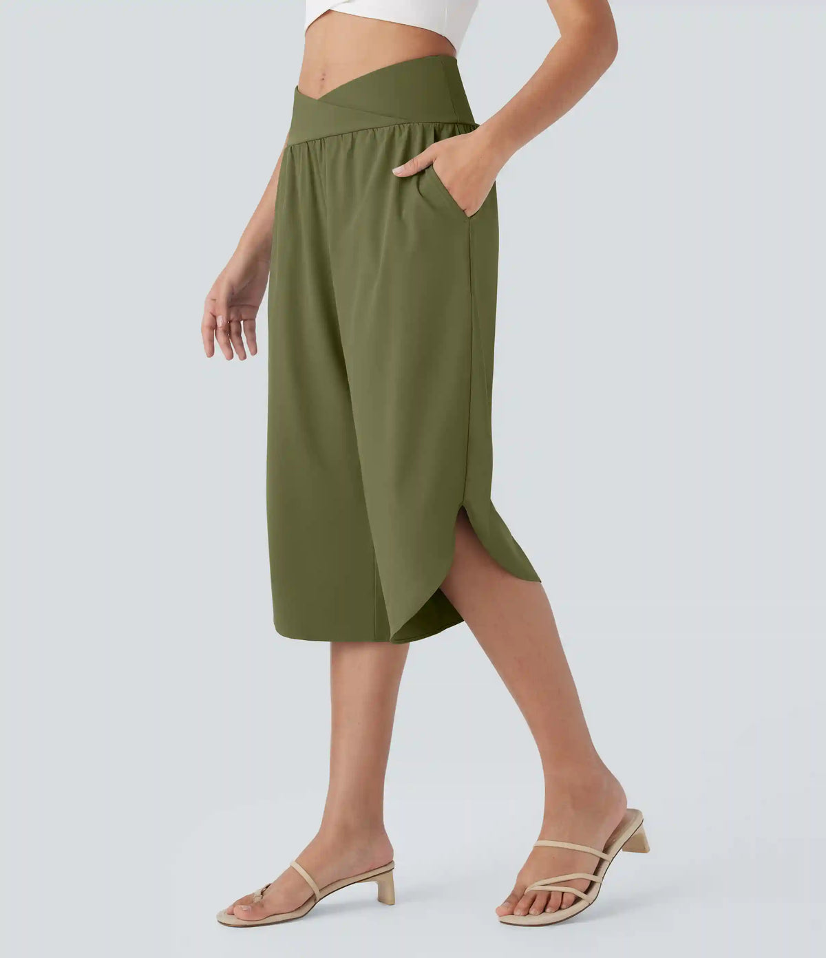 Breezeful™ High Waisted Crossover Pocket Quick Dry Capri Pants