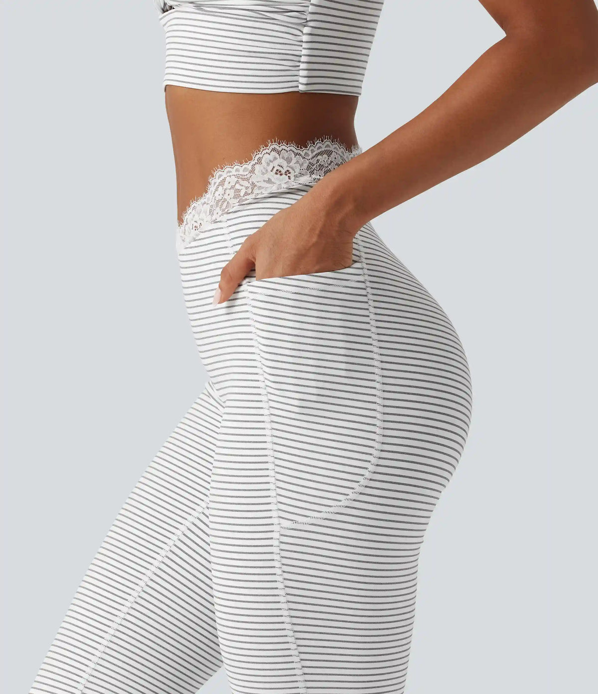 V-Shaped High Waisted Contrast Lace Stripe Yoga Flare Leggings with Pockets