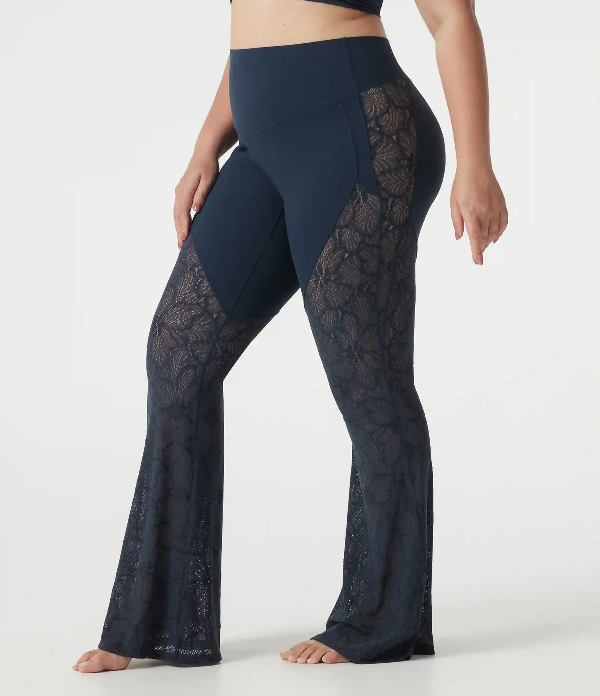 Halara UltraSculpt™ Plus Size High Waisted Tummy Control Contrast Lace Yoga Flare Leggings with Pocket