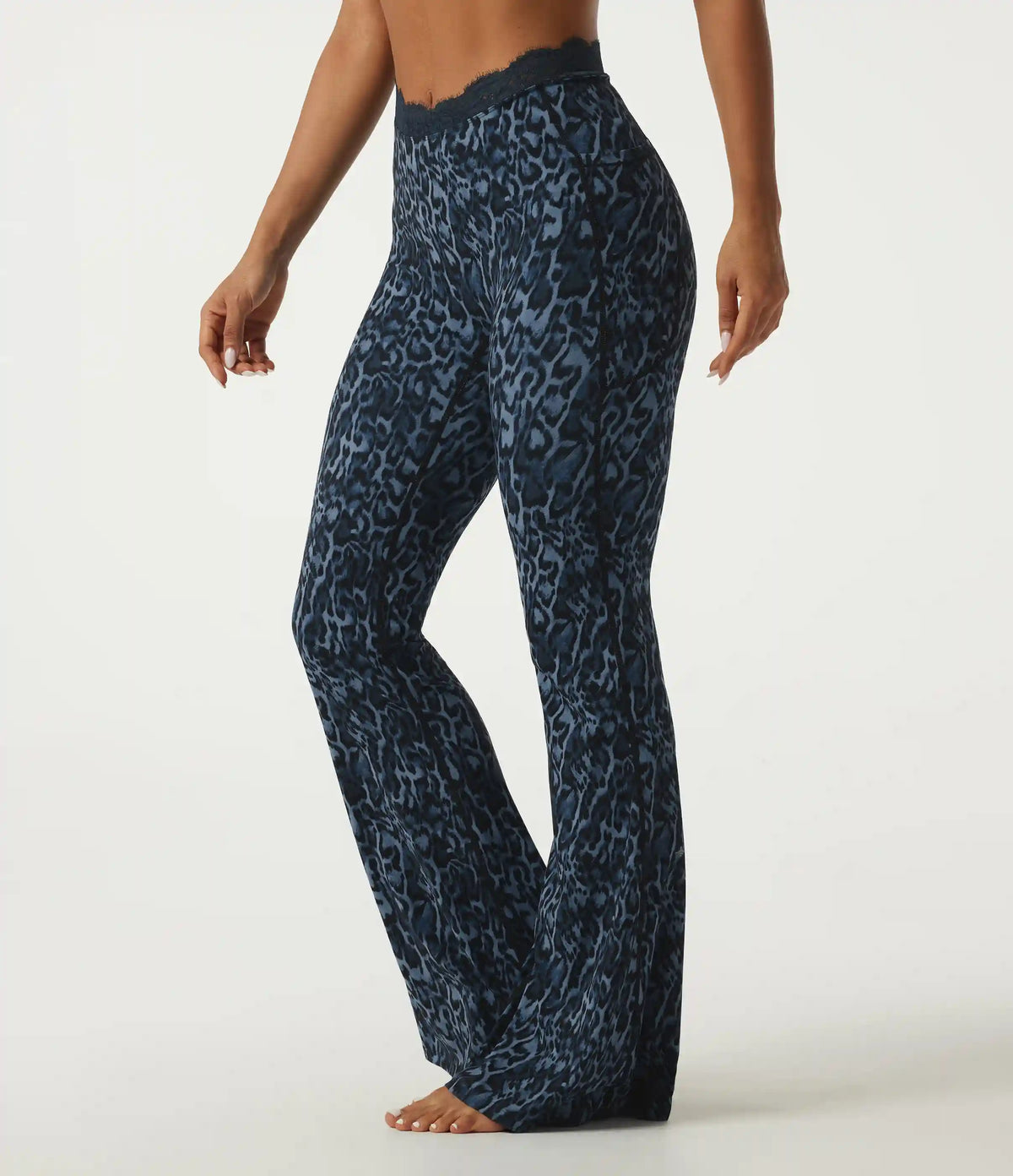 Halara UltraSculpt™ Leopard Print V-Shaped High Waisted Contrast Lace Yoga Flare Leggings with Pockets
