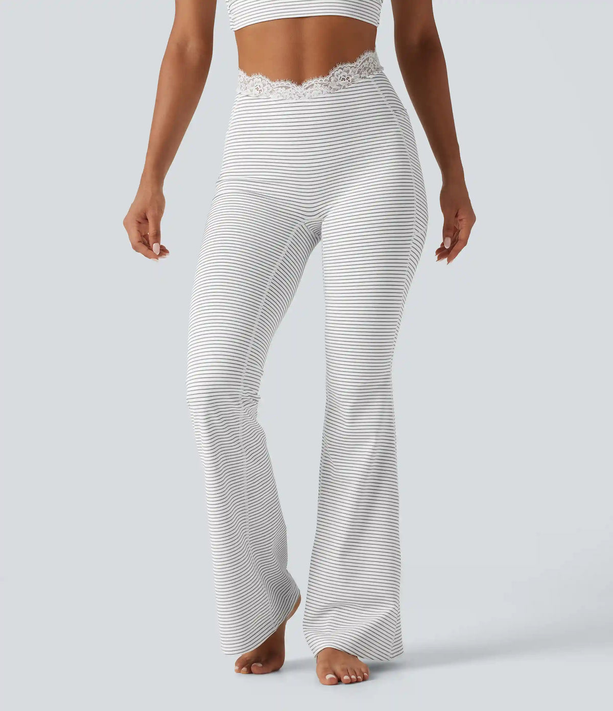 V-Shaped High Waisted Contrast Lace Stripe Yoga Flare Leggings with Pockets