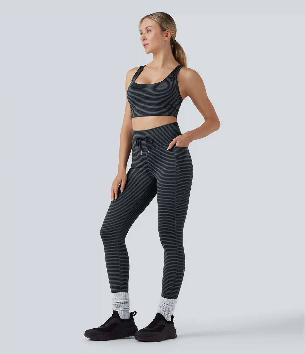 Low Support U Neck Cut Out Stripes Yoga Sports Bra DD-F Cups