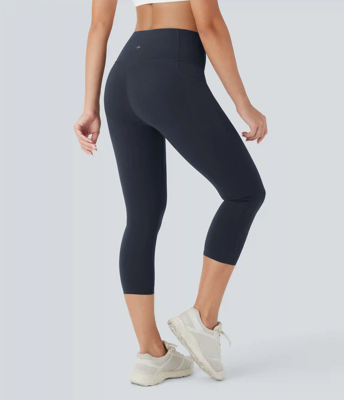 Halara UltraSculpt™ High Waisted Butt Lifting Tummy Control Pocket Shaping Capri Training Leggings
