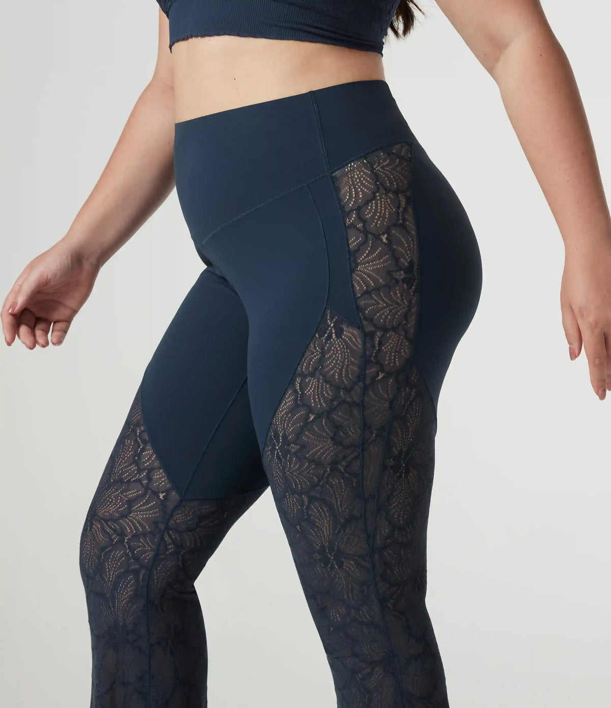 Halara UltraSculpt™ Plus Size High Waisted Tummy Control Contrast Lace Yoga Flare Leggings with Pocket